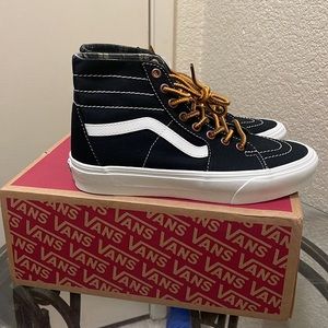 NWT VANS Sk8-Hi Tapered Size W 8.5/ M 7